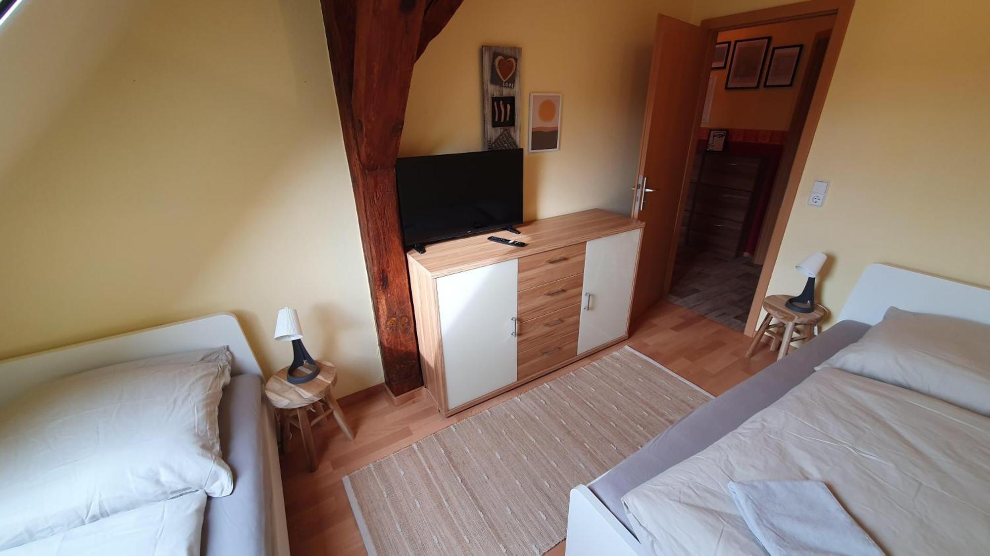 Ferienwohnung Im Gutshof Direkt Gegenueber Dem Schloss, Rhododendronpark Mit Terrasse Und Wlan Kromlau Extérieur photo