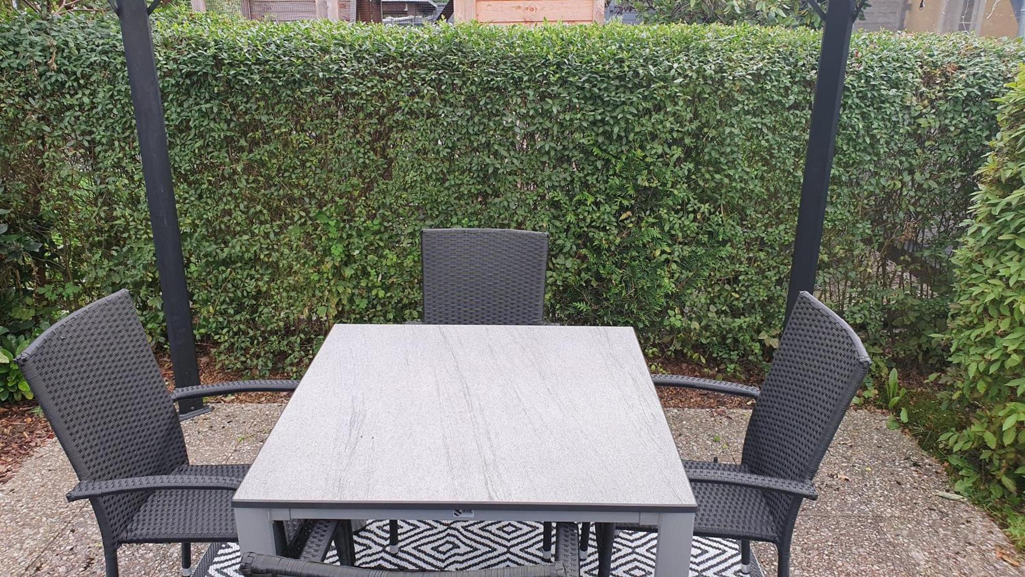 Ferienwohnung Im Gutshof Direkt Gegenueber Dem Schloss, Rhododendronpark Mit Terrasse Und Wlan Kromlau Extérieur photo
